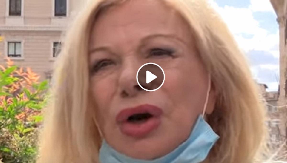 sandra milo si incantena