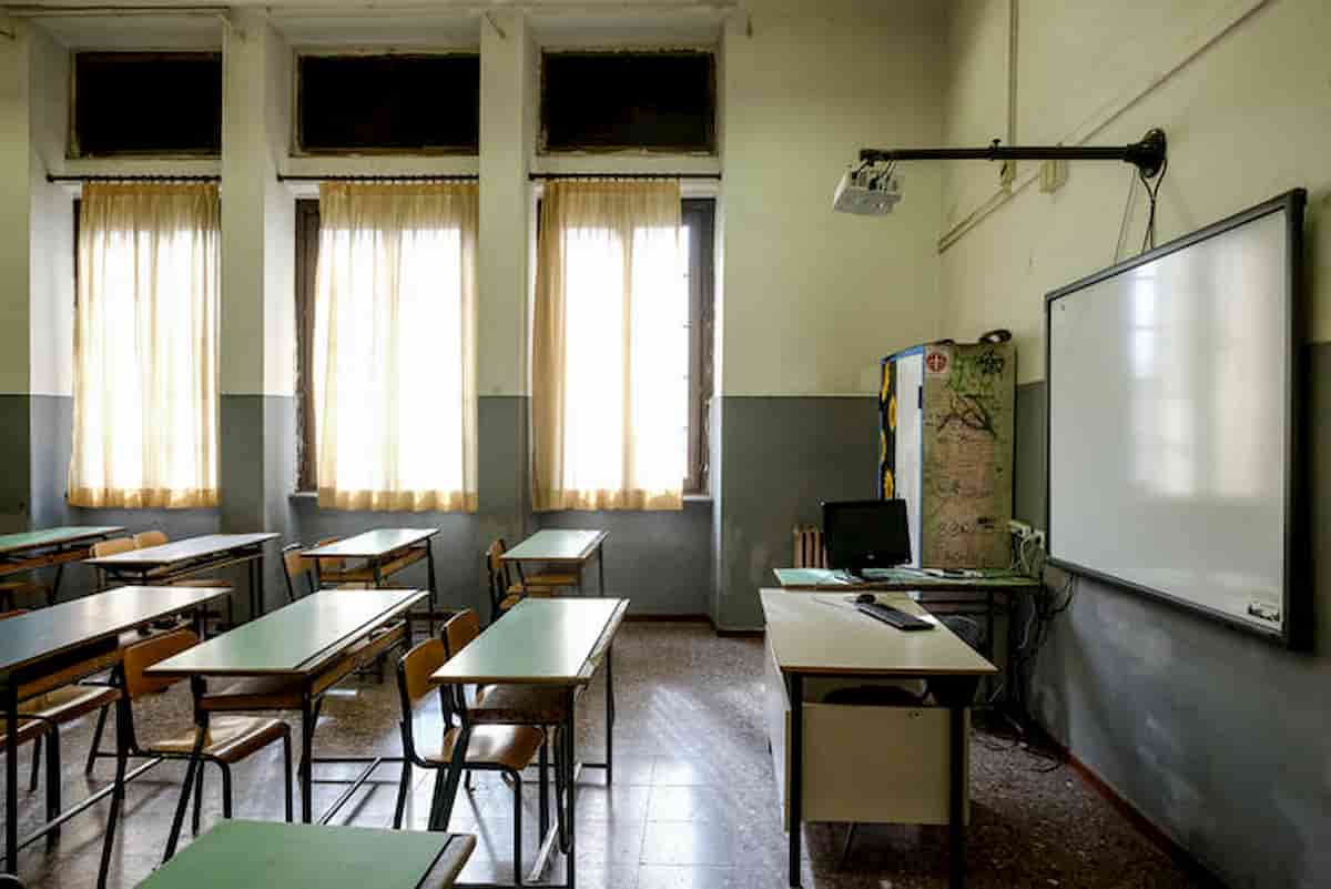 Scienza Comunicazione esige posto fisso a scuola. Avanti...c'è posto