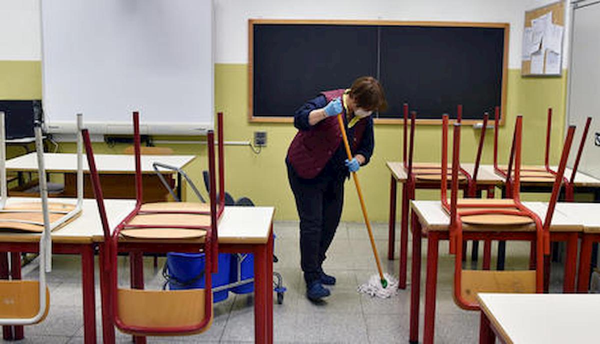 Scuola, i nodi da sciogliere: concorso precari divide maggioranza, genitori in piazza contro la Dad