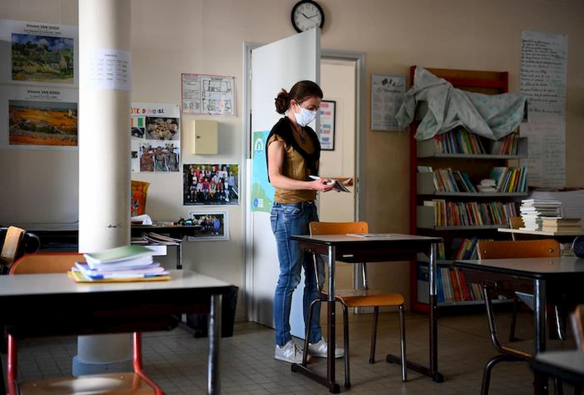 Scuola a settembre: alle superiori si entra fino alle 10