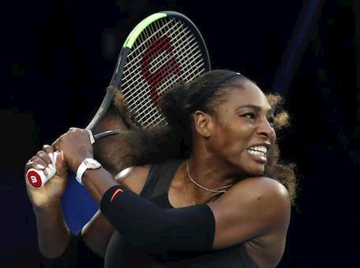 Serena Williams gioca contro se stessa, il video è virale sui social