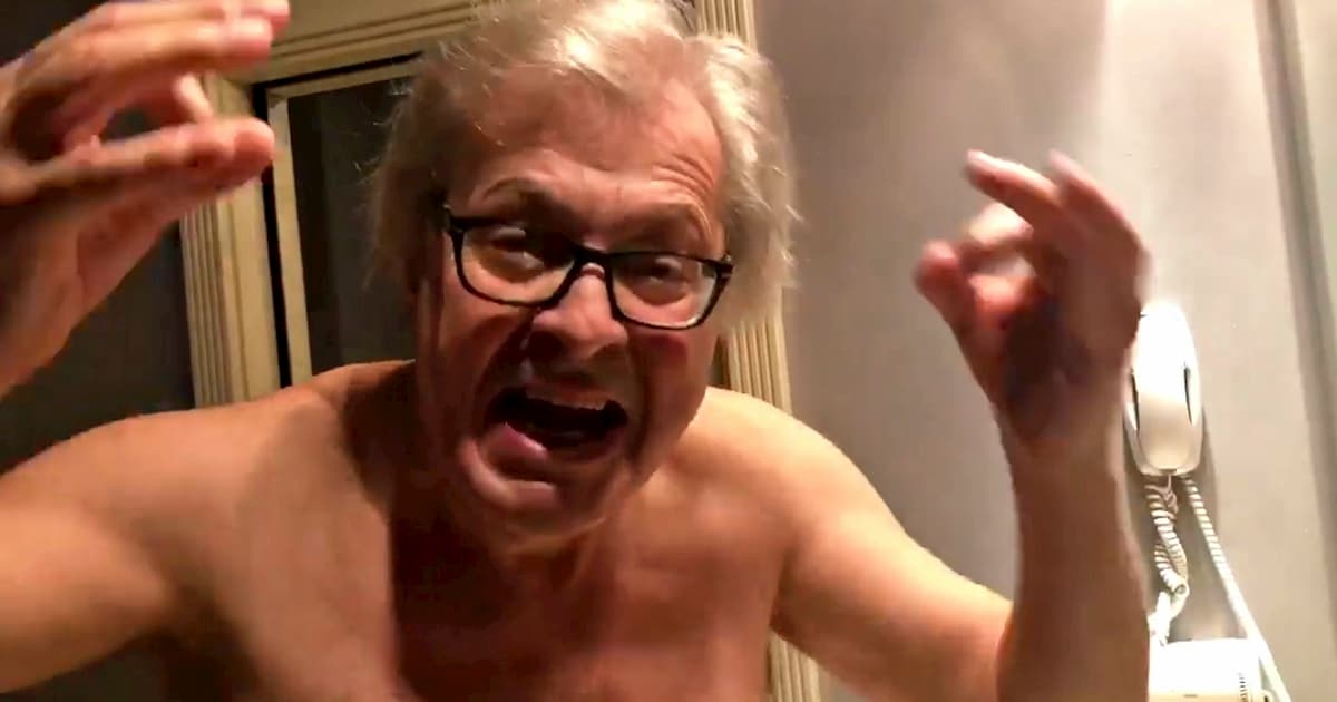 Quarta Repubblica, Vittorio Sgarbi contro le mascherine: "Siamo ricattati"