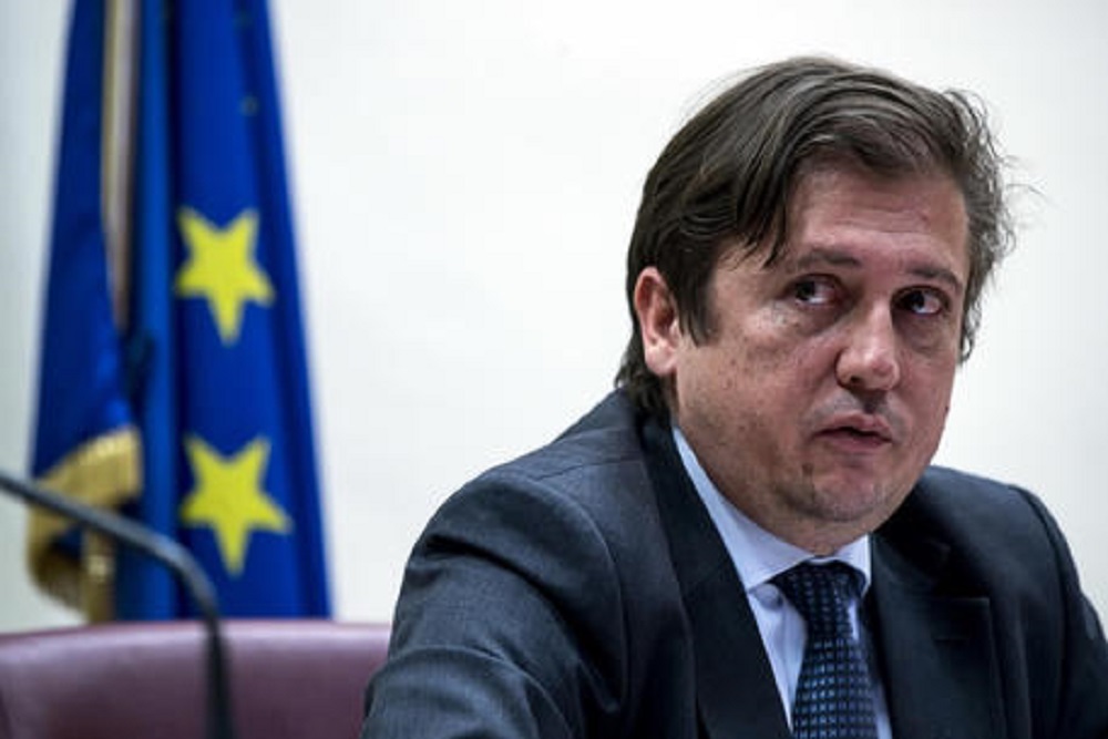 Viceministro Sileri sotto scorta per minacce e pressioni sui fondi pubblici per l'emergenza