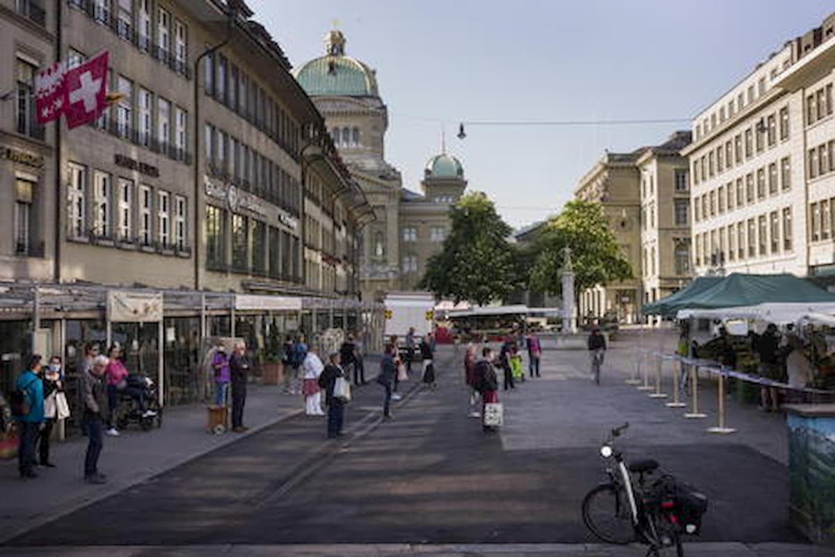 Coronavirus, in Svizzera morto un neonato. Positivi anche i fratellini