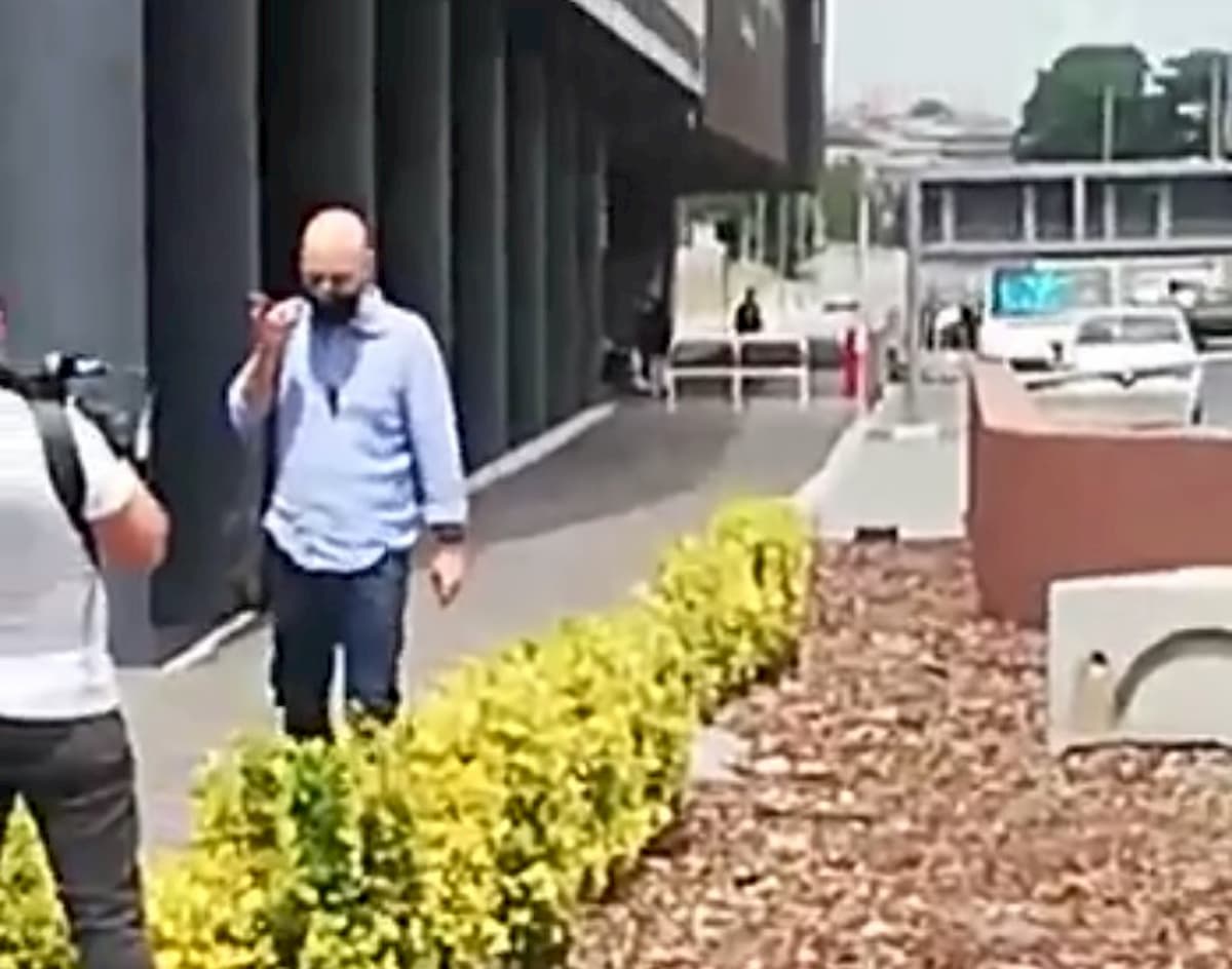 Roma, immigrati prendono a sassate la troupe di Dritto e Rovescio alla stazione Tiburtina