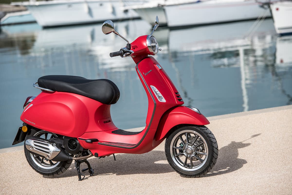 La Vespa Piaggio non si copia: l'Unione europea cancella il design tarocco cinese