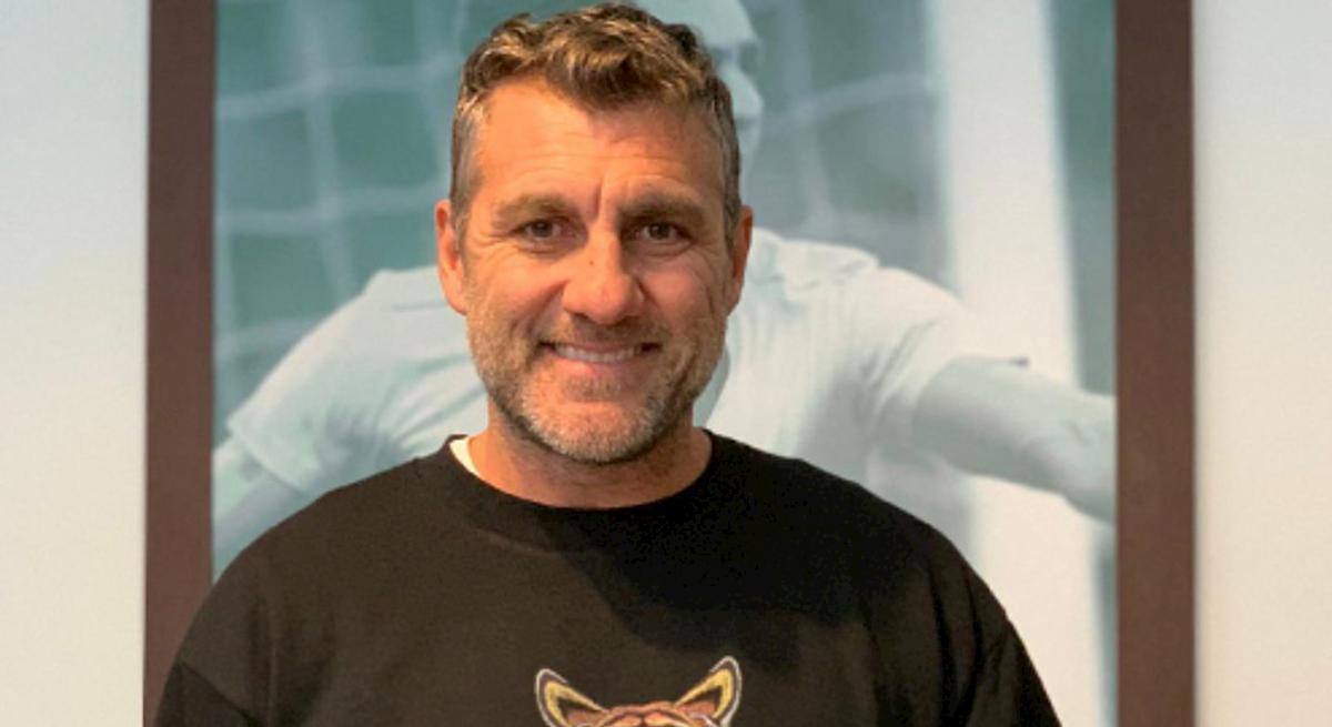 Vieri a Ventola: "Bradley Cooper ci ha provato con tua moglie Kartika Luyet? Lo avrei picchiato..."