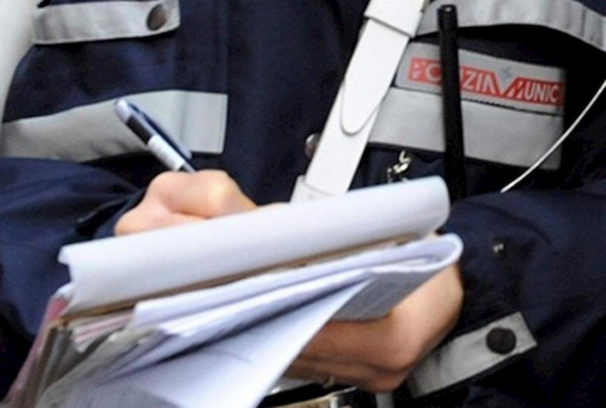 Iseo, insulti alla vicecomandante dei vigili: stava multando le auto che impedivano il distanziamento