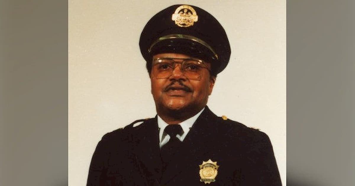 Morte George Floyd, poliziotto in pensione ucciso a St. Louis. Trump: "Onoriamo i nostri agenti"