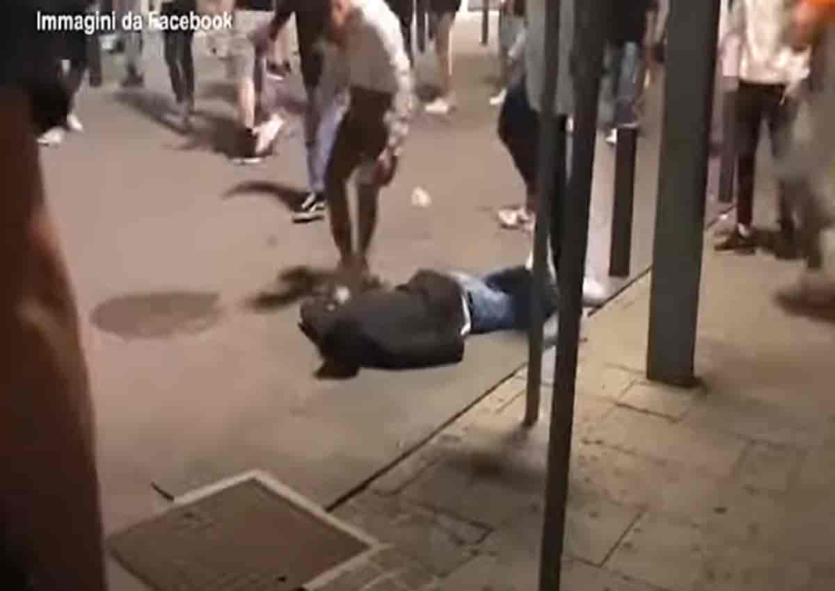 Jesolo, rissa nella notte: uno dei ragazzi a terra