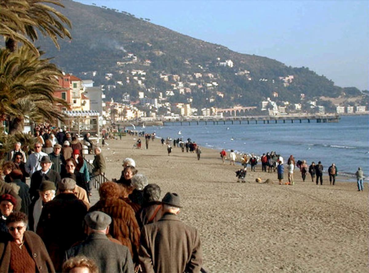 Alassio, lettera aperta del Comune: "Segnalate i messaggi contro i turisti piemontesi e lombardi"
