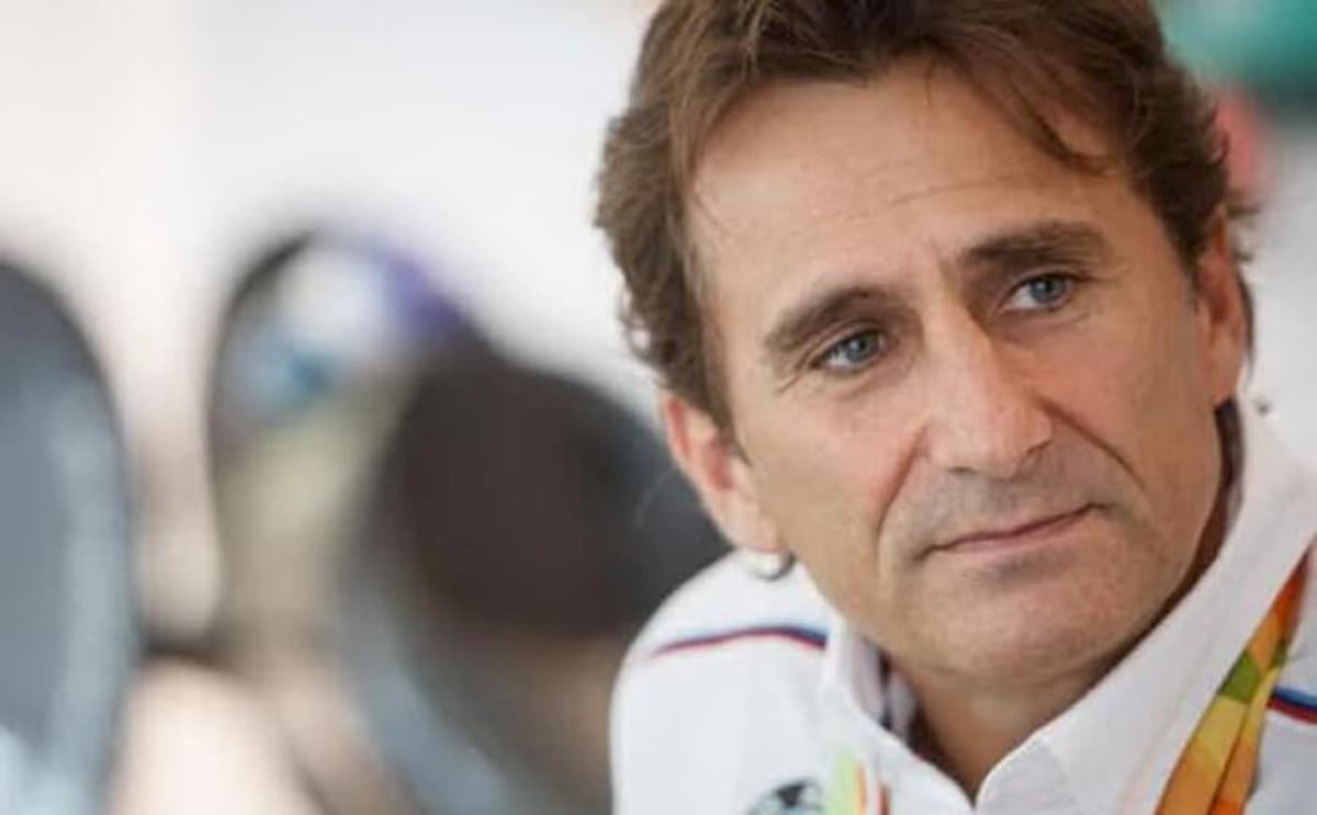 Alex Zanardi resta grave dopo l'operazione