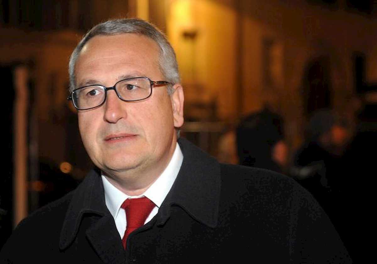Bobo Craxi investito a Roma: "Travolto da una poliziotta contromano. Saluti dal Santo Spirito"