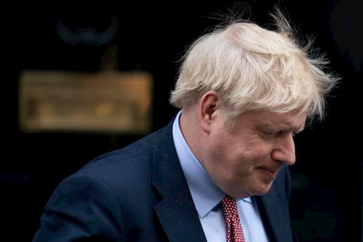 Boris Johnson e il coronavirus, le accuse mosse al Primo ministro: dall'inferno delle case di riposo alle mascherine introvabili