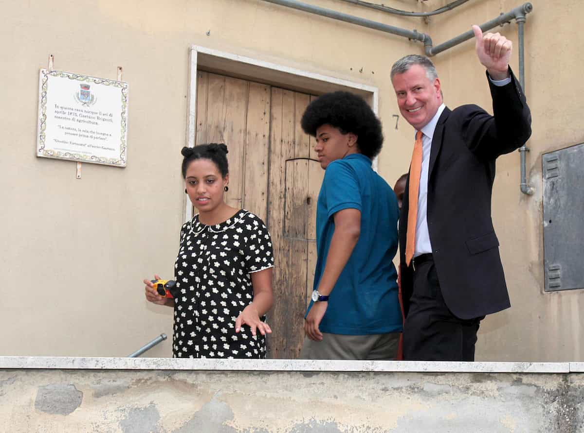 New York, in piazza per la morte di George Floyd: arrestata la figlia sindaco de Blasio