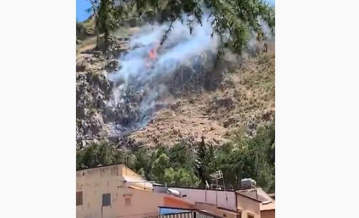 Tragedia a Palermo, elicottero precipita con due persone a bordo