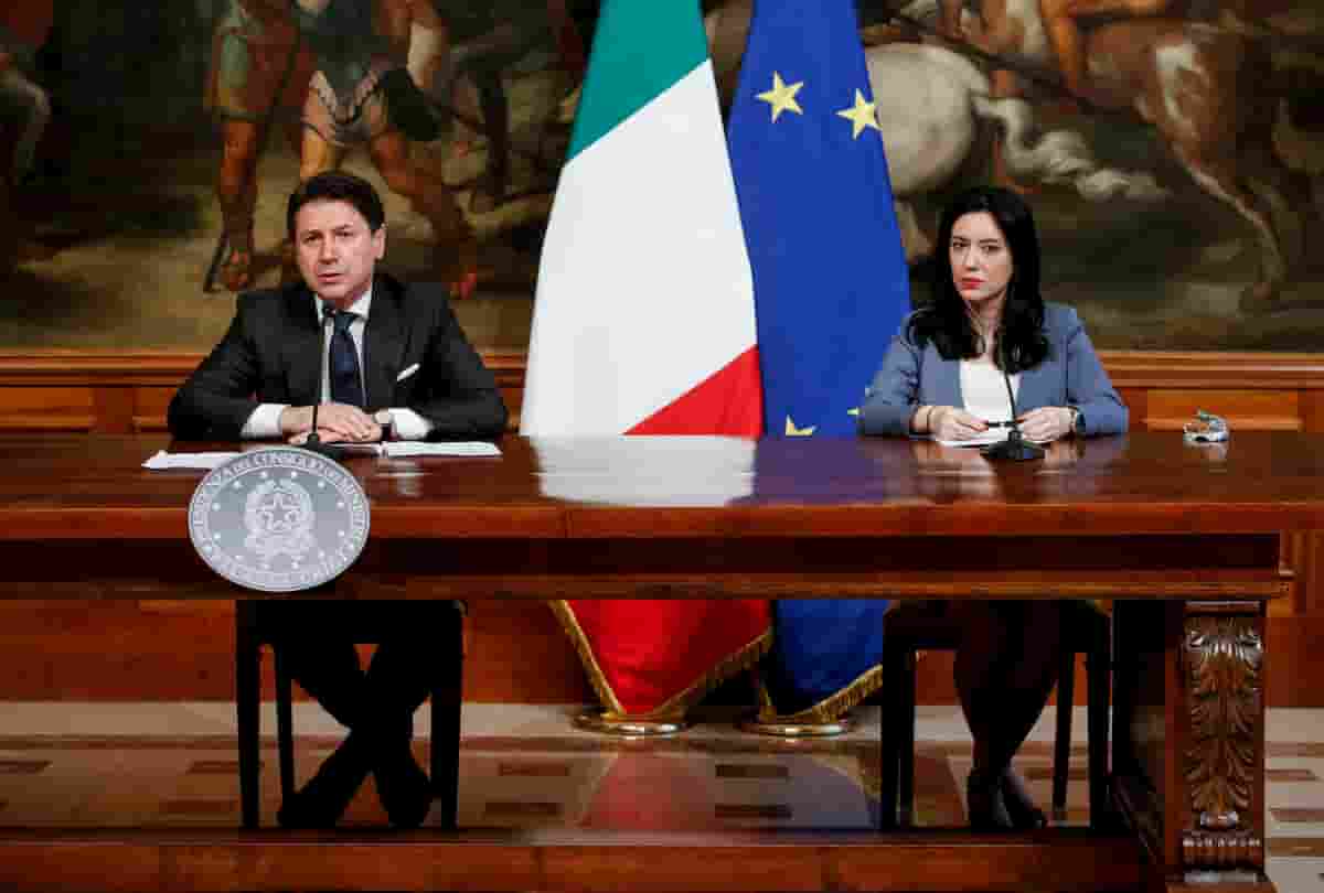 Scampia (Napoli), la scuola non è in un appartamento. Conte e Azzolina, prima la gaffe poi le scuse