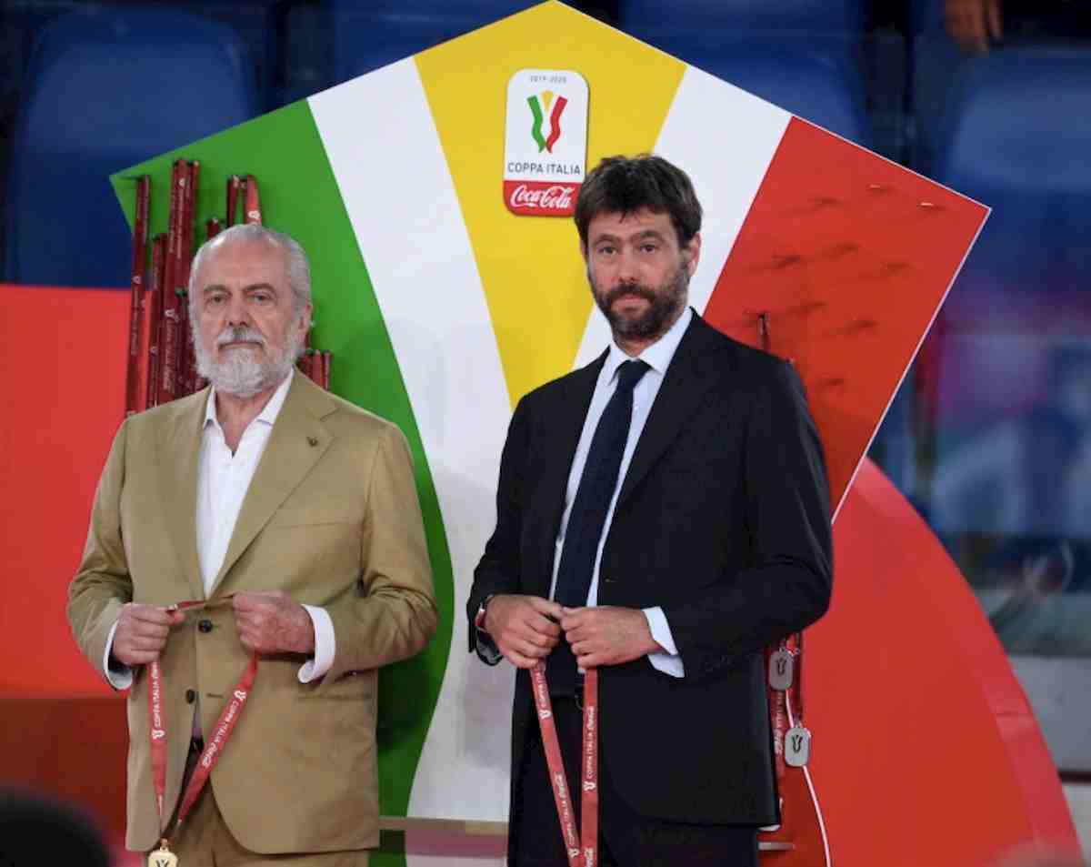 Coppa Italia al Napoli, la premiazione doveva essere fai da te ma De Laurentiis...
