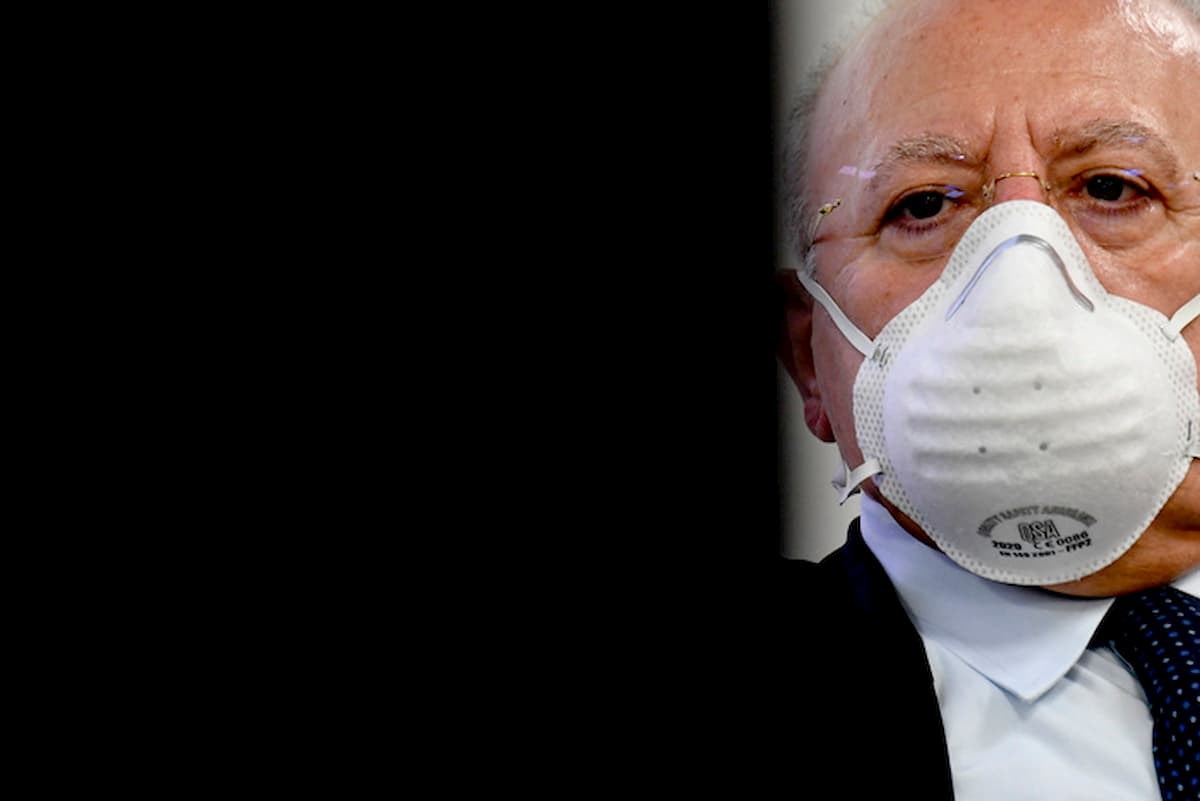 De Luca: "Risponderò al somaro geneticamente puro". Ogni riferimento a Salvini è...