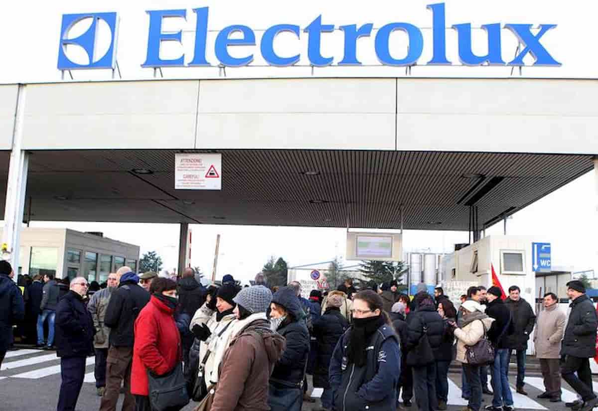 Ripresa? Boom richiesta frigoriferi: sindacati dicono no a straordinari. Il caso Electrolux