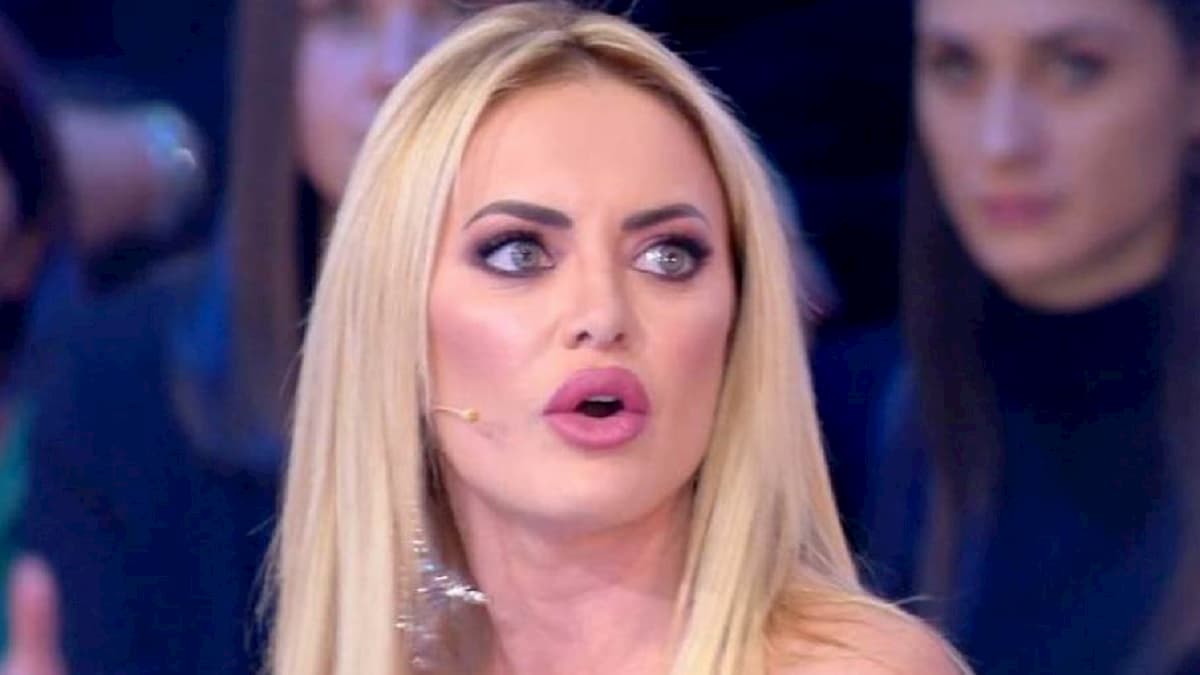 Elena Morali a Live Non è la d'Urso del 21 giugno