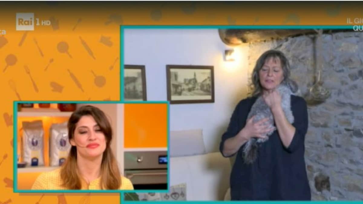 La Prova del Cuoco chiude, Elisa Isoardi lo ammette in tv. E piange con la madre