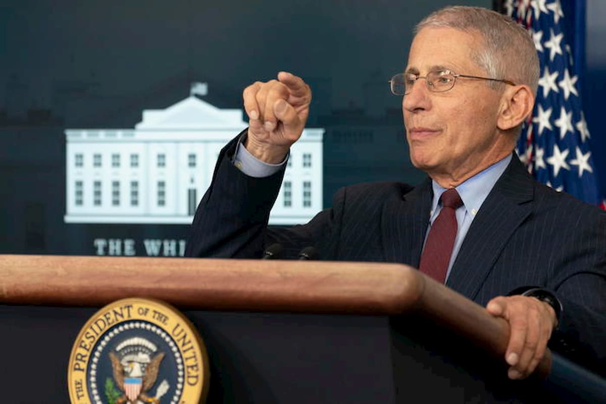 Anthony Fauci: "Il virus è naturale. In autunno ritorna: europei fatevi il vostro vaccino, non aspettate gli Usa