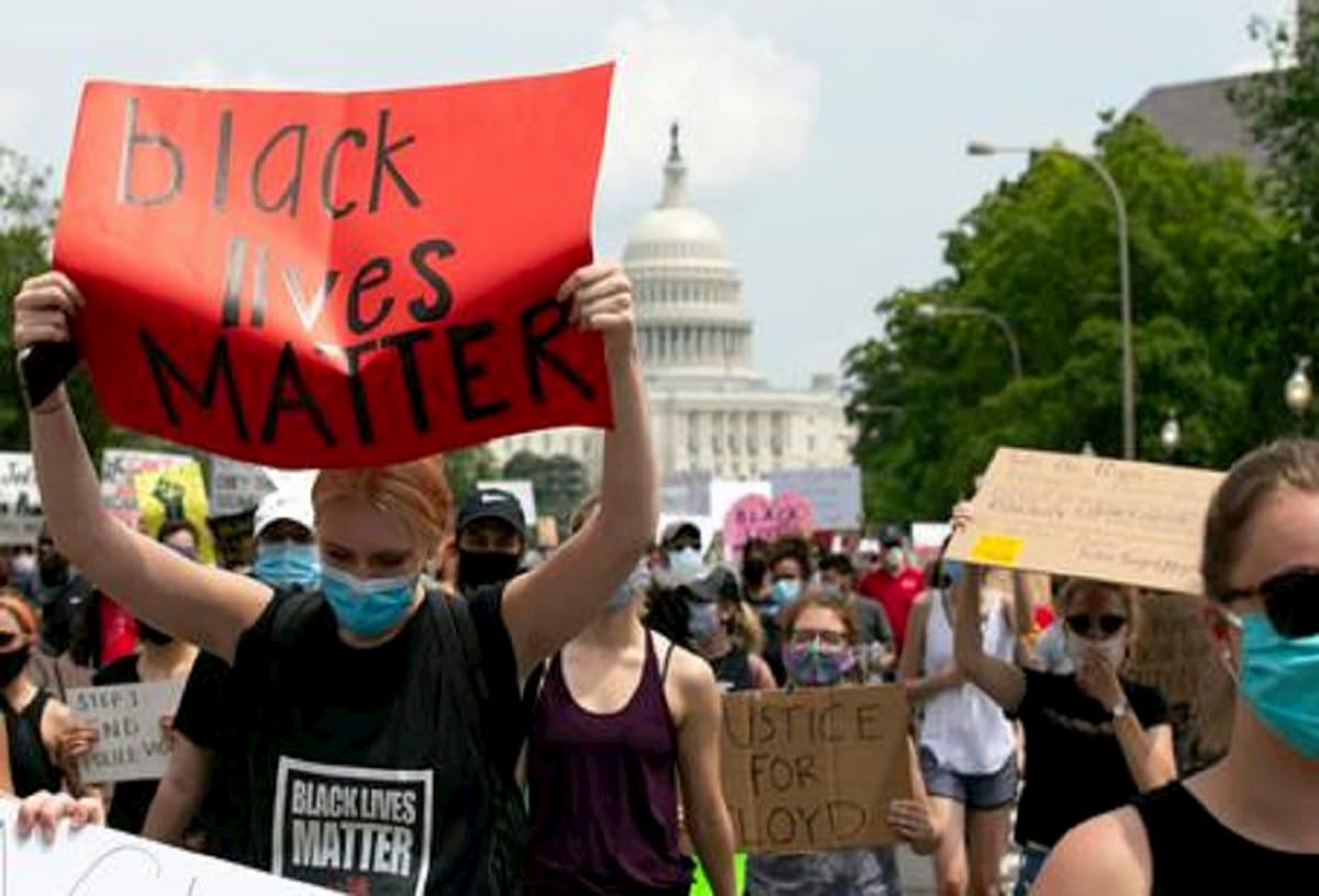 George Floyd, Ibm esce dal mercato del riconoscimento facciale: "Basta profilazione razziale"