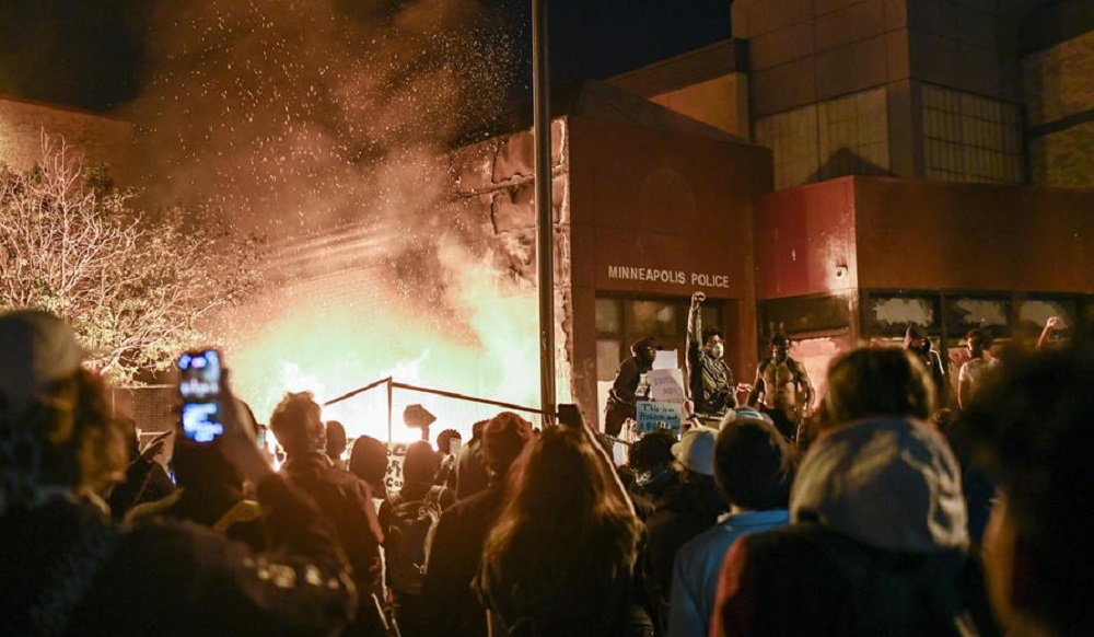 George Floyd, la figlia di 6 anni: "Voglio che la gente sappia che mi manca"