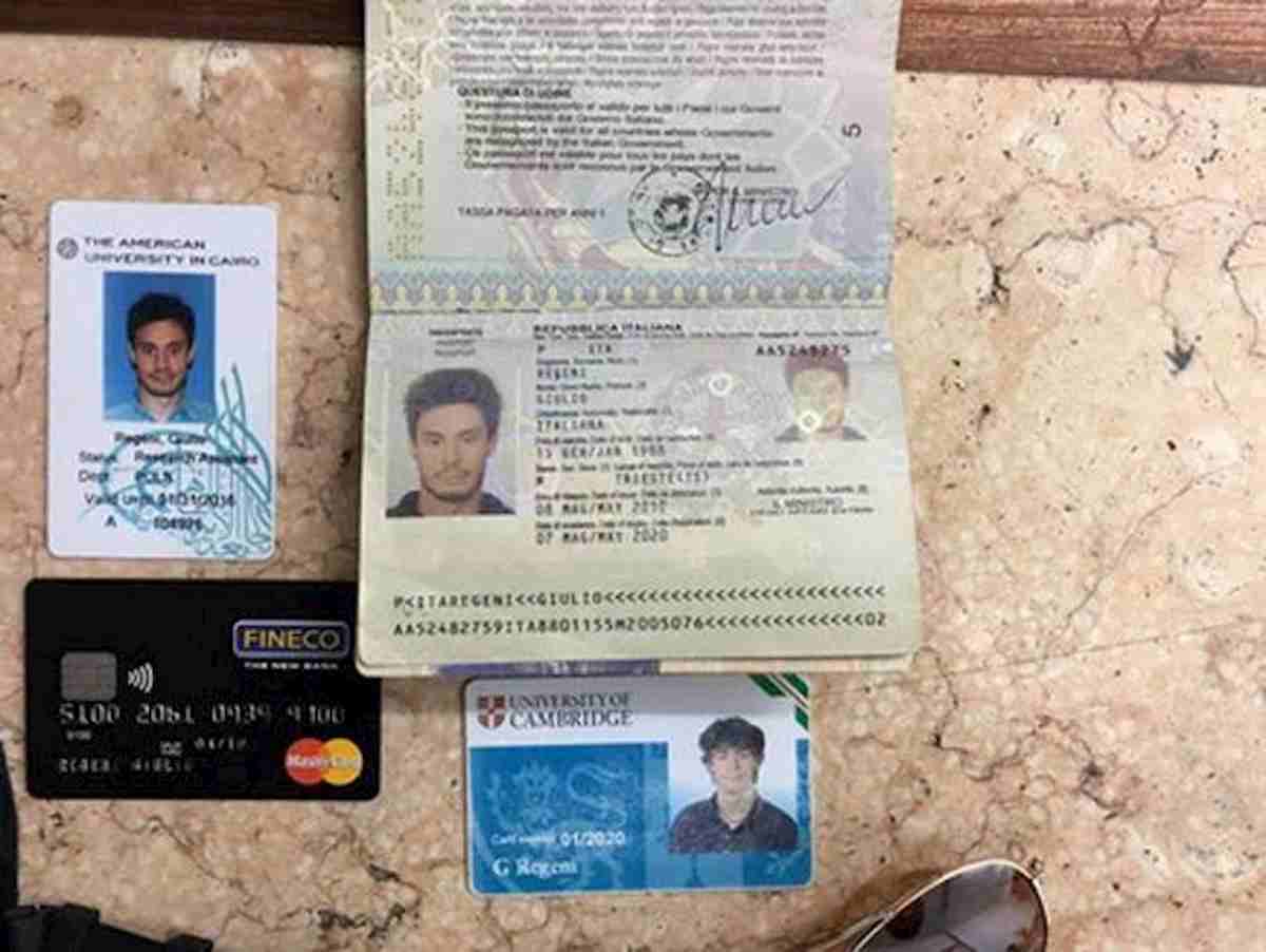 Giulio Regeni, i documenti e gli oggetti personali consegnati a inquirenti italiani