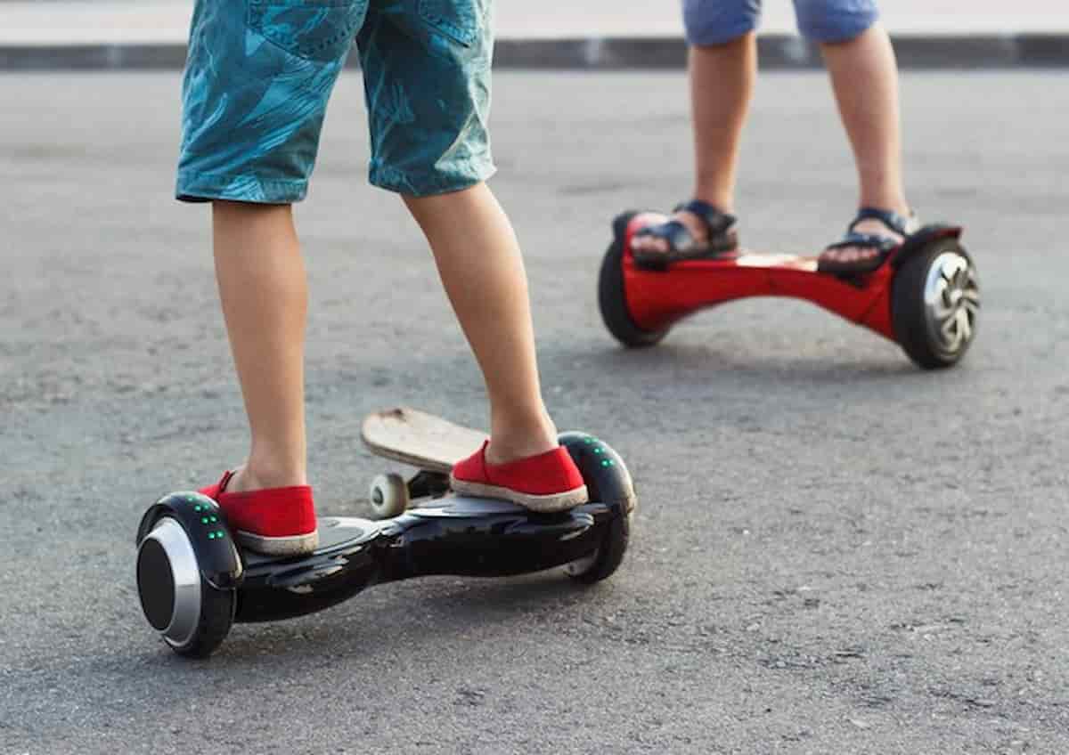 Numana, cade da hoverboard e sbatte la testa: bambino di 7 anni in gravi condizioni