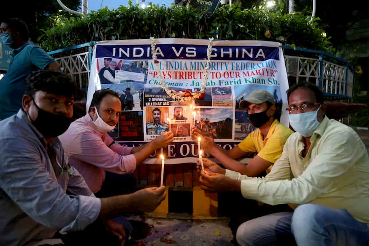 India-Cina: gli scontri al confine con mazze chiodate e kung fu. Guardie disarmate per evitare incidenti