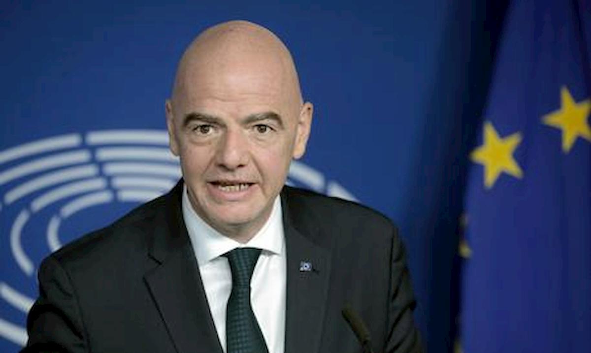 Infantino (Fifa): "Tifosi allo stadio? Stiamo lavorando per permetterlo in sicurezza"