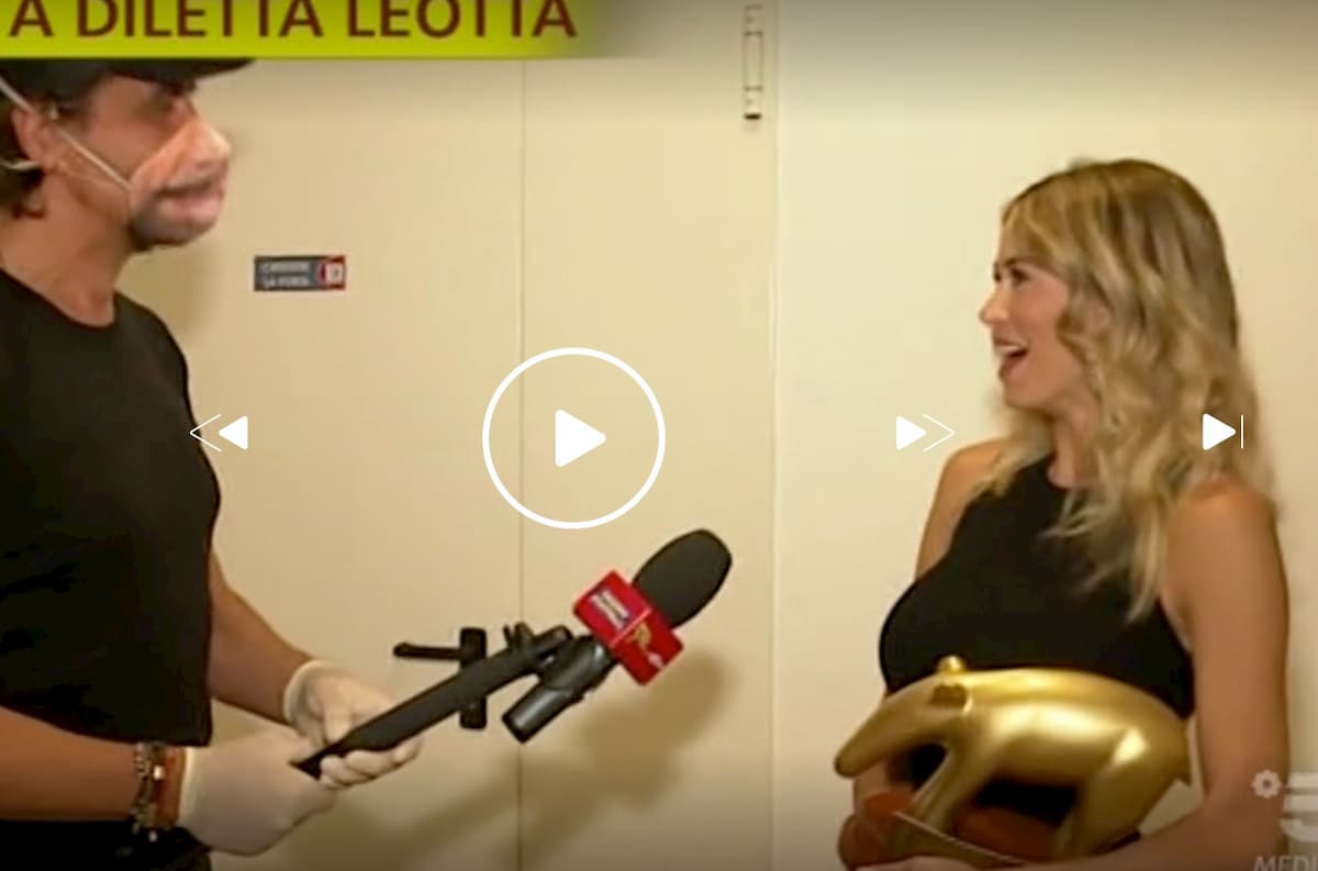 Striscia la Notizia, Tapiro d'oro a Diletta Leotta dopo il furto in casa
