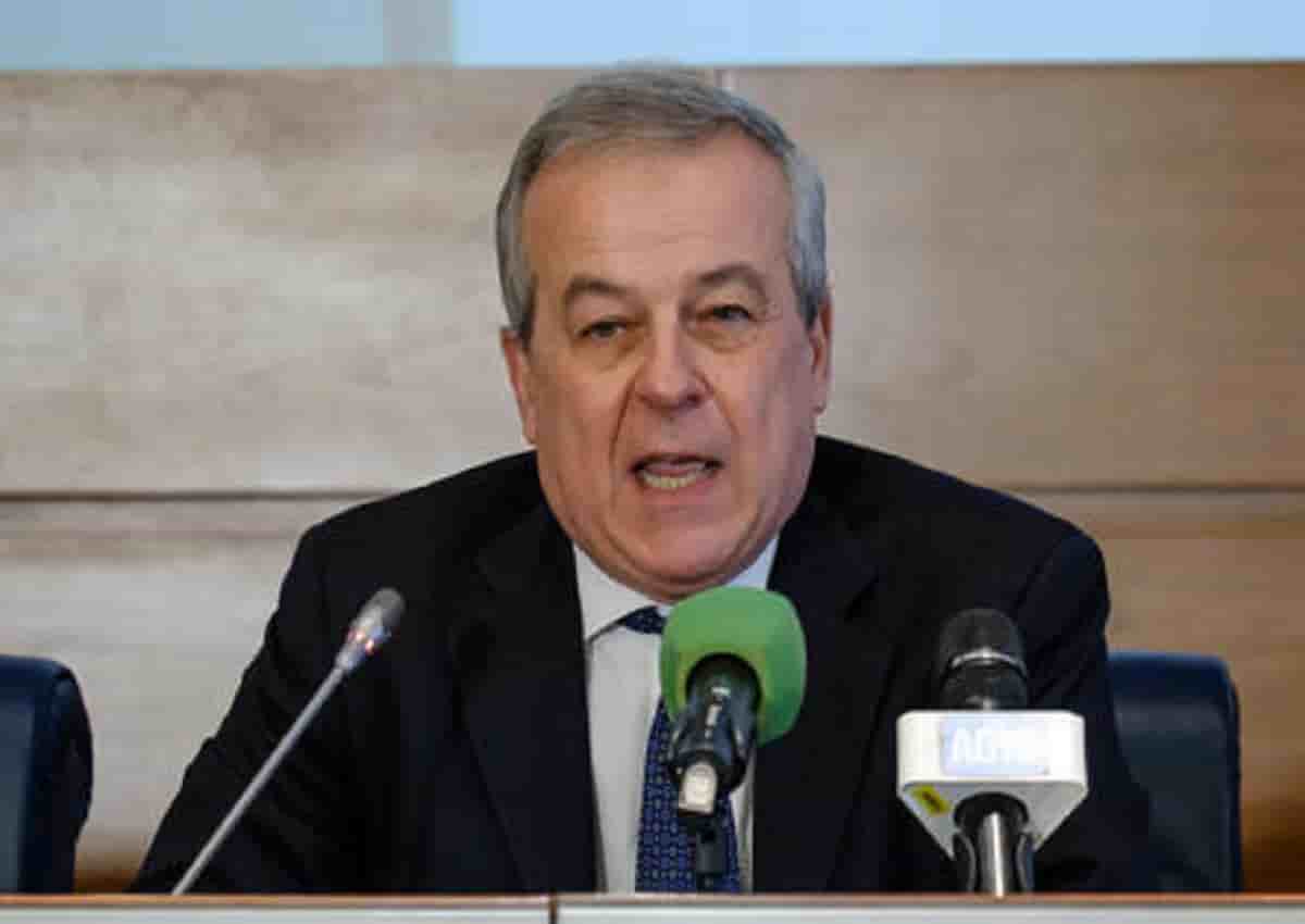 Terapie intensive, allerta ancora lontana. Franco Locatelli: "Siamo al 25% dei numeri di aprile"