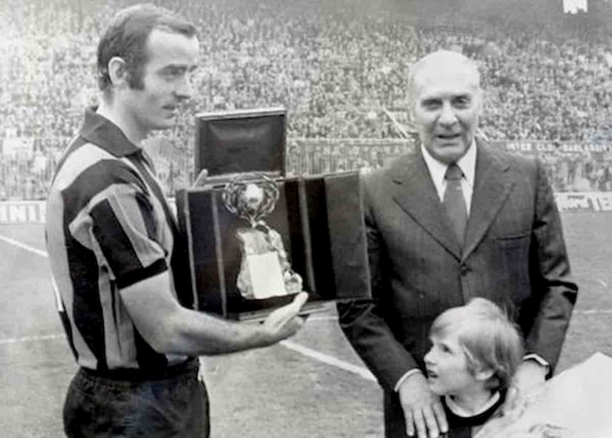 Mario Corso con la maglia dell'Inter negli anni sessanta