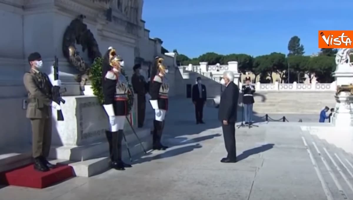 2 giugno, Mattarella all’Altare della Patria: "Crisi eccezionale, servono unità e coesione"