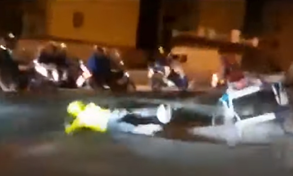 Messina, corsa clandestina di cavalli: un animale finisce contro il guard rail VIDEO