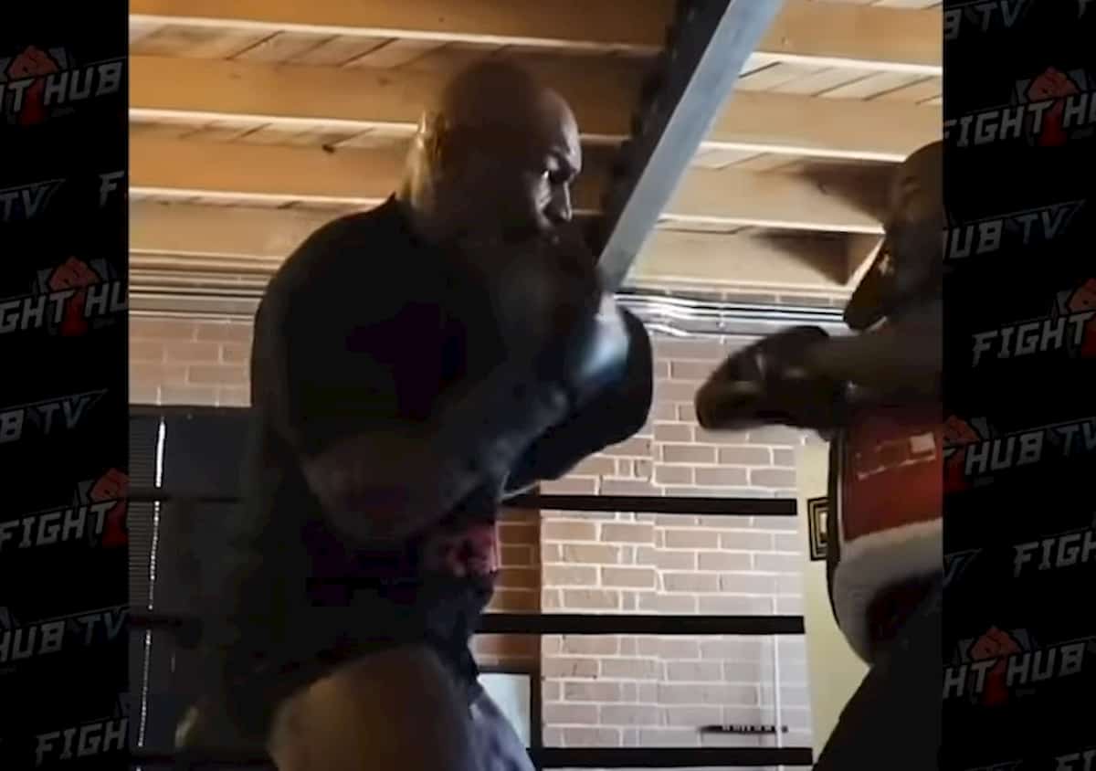 Mike Tyson, il video dell'allenamento è impressionante