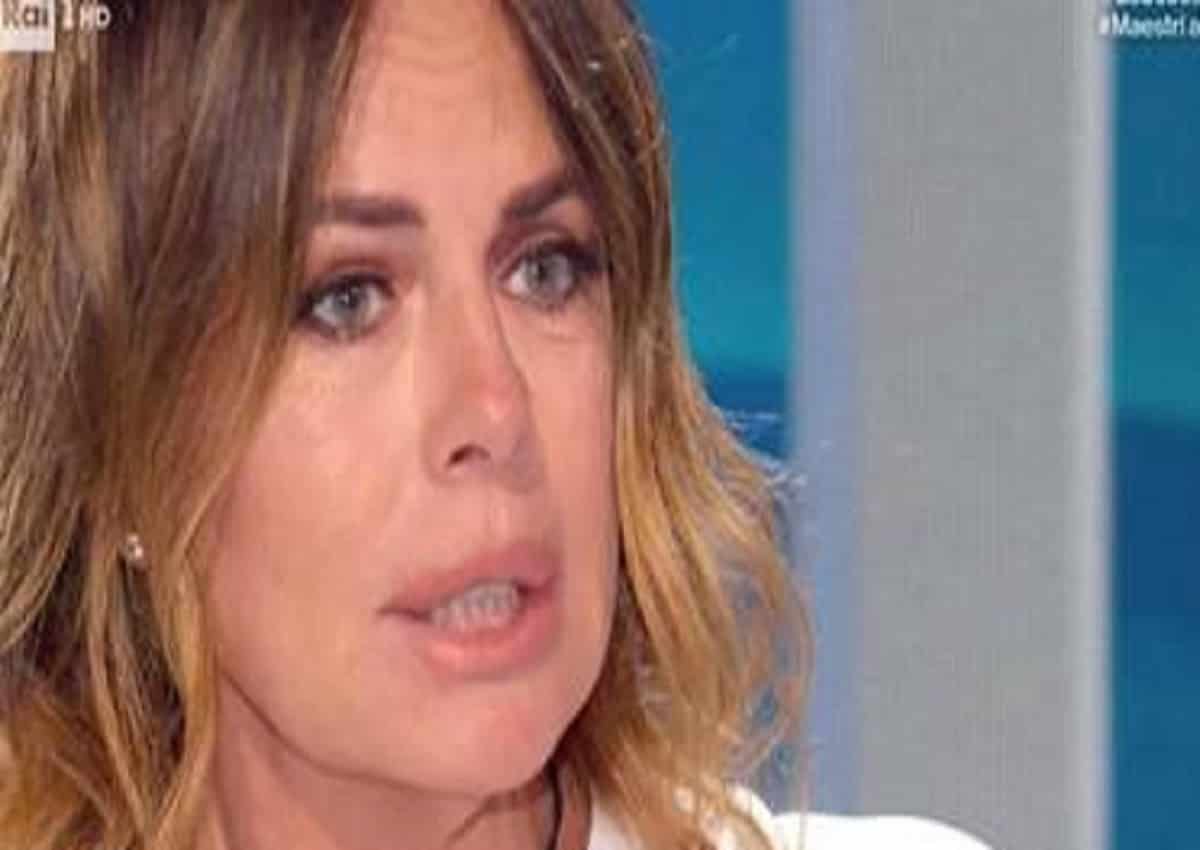 Paola Perego e il coronavirus: "Mio marito mi portava il cibo e la sera mangiavamo in videochiamata"