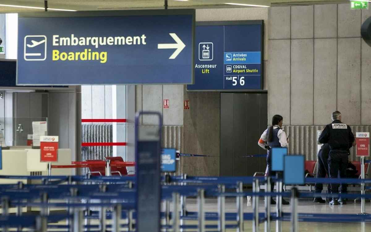 Nella foto Ansa l'aeroporto Charles De Gaulle