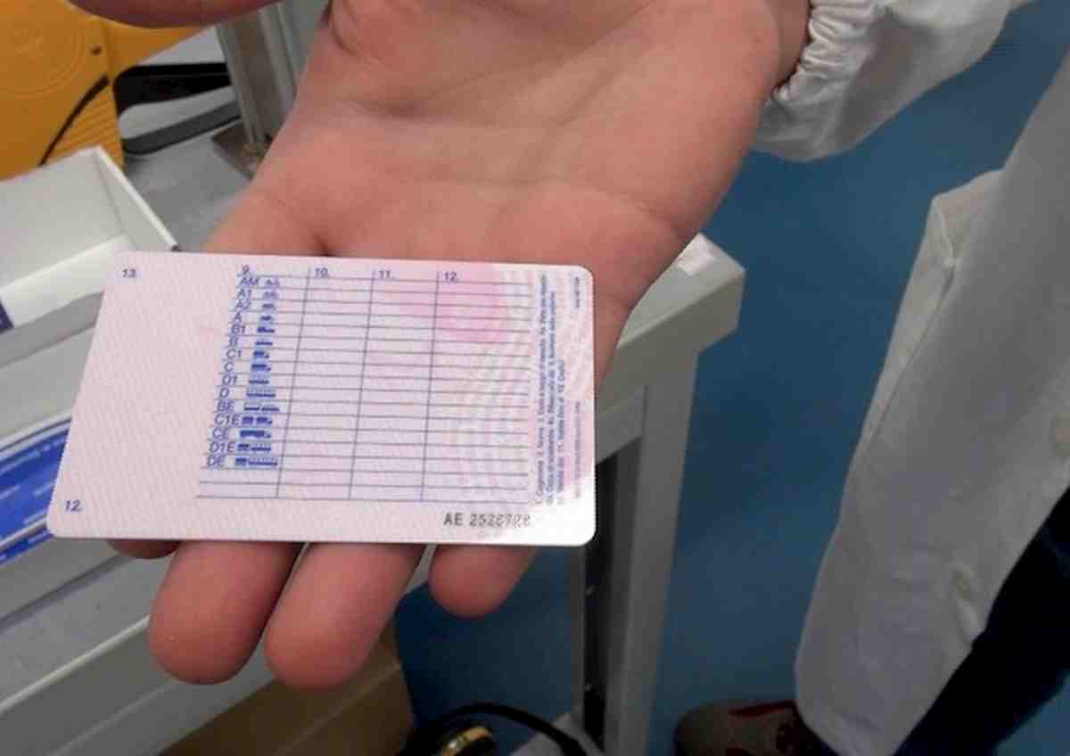 Patenti e revisioni scadute durante Covid: proroga 7 mesi in tutta Ue