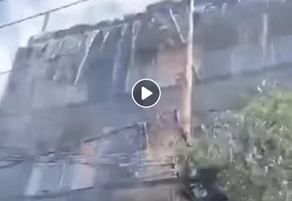 piscina messico, cade acqua