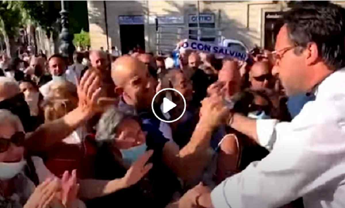 salvini ad avezzano senza mascherina