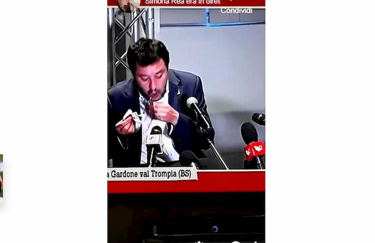 salvini pulise gli occhiali