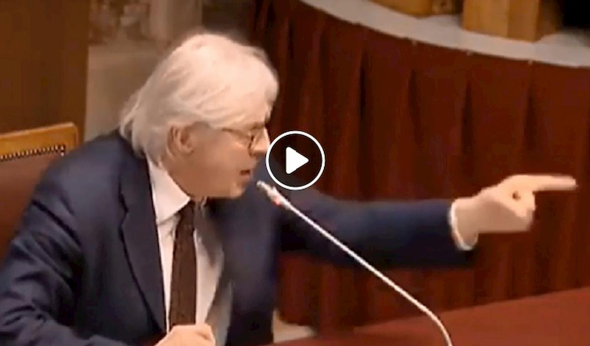 sgarbi senza mascherina