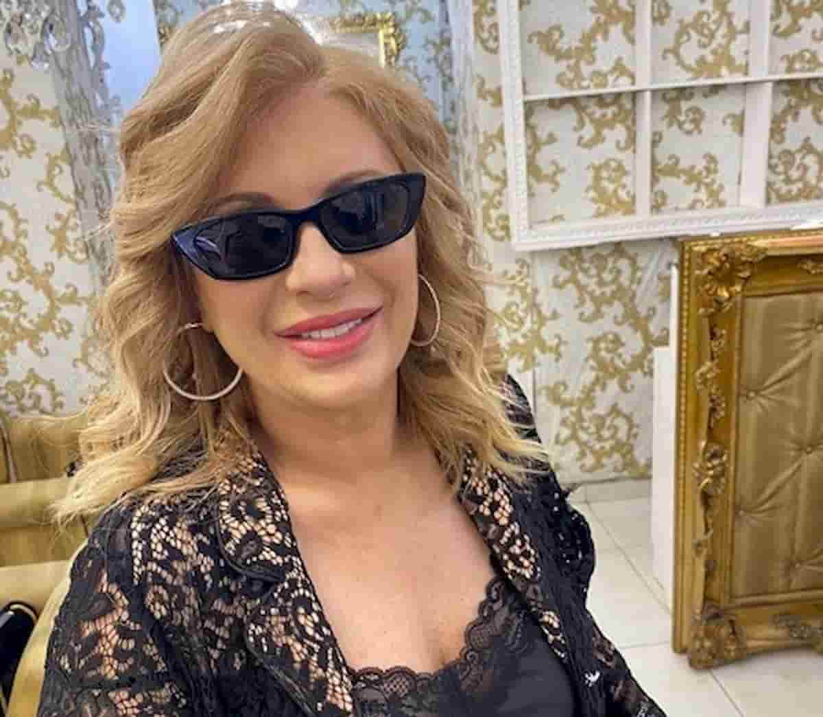 Tina Cipollari, dieta le fa perdere 20 kg: l'ultima foto fa il pieno di like
