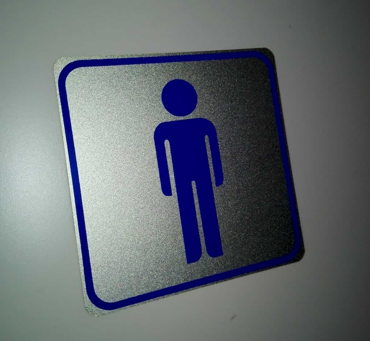 Coronavirus nello sciacquone: abbassa la tavoletta. Se non per la fluidodinamica, per educazione