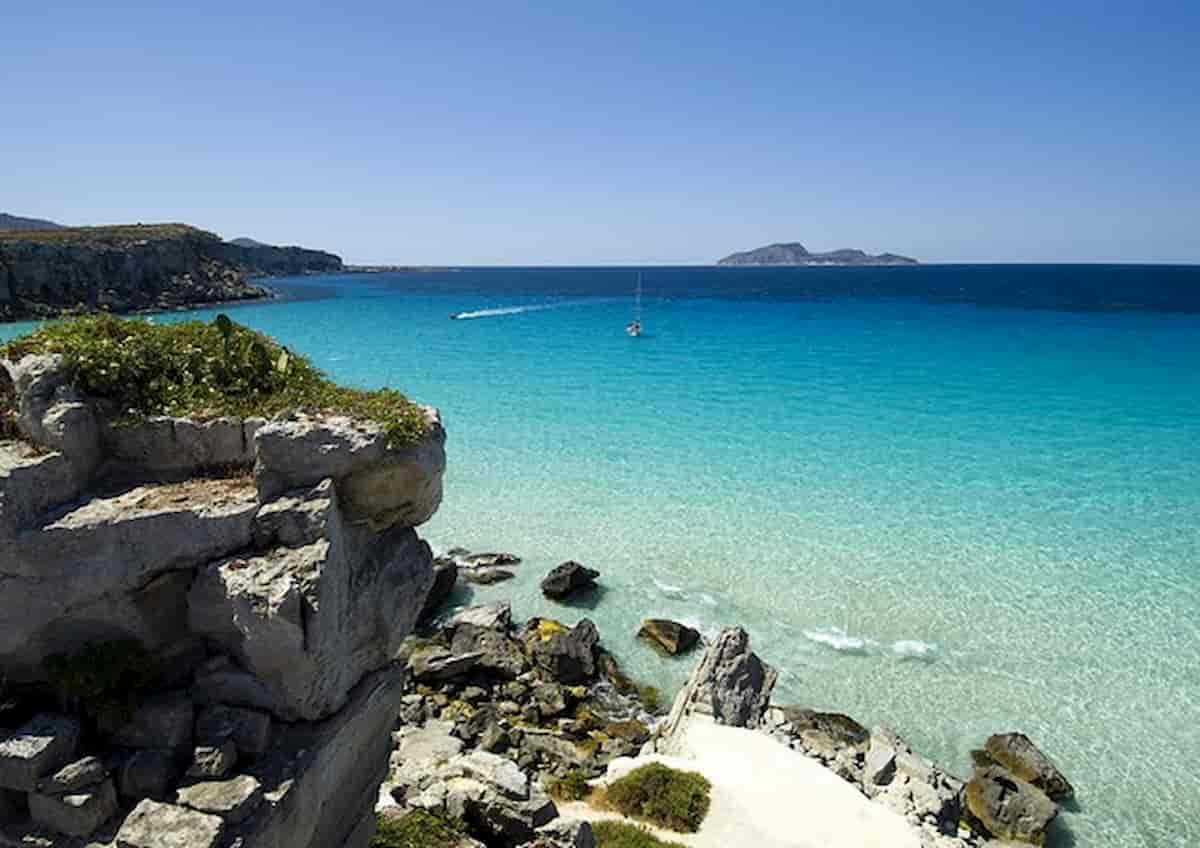 Vacanze 2020, vademecum per i viaggiatori: le regole delle Regioni. E quelle per treni, aerei, navi