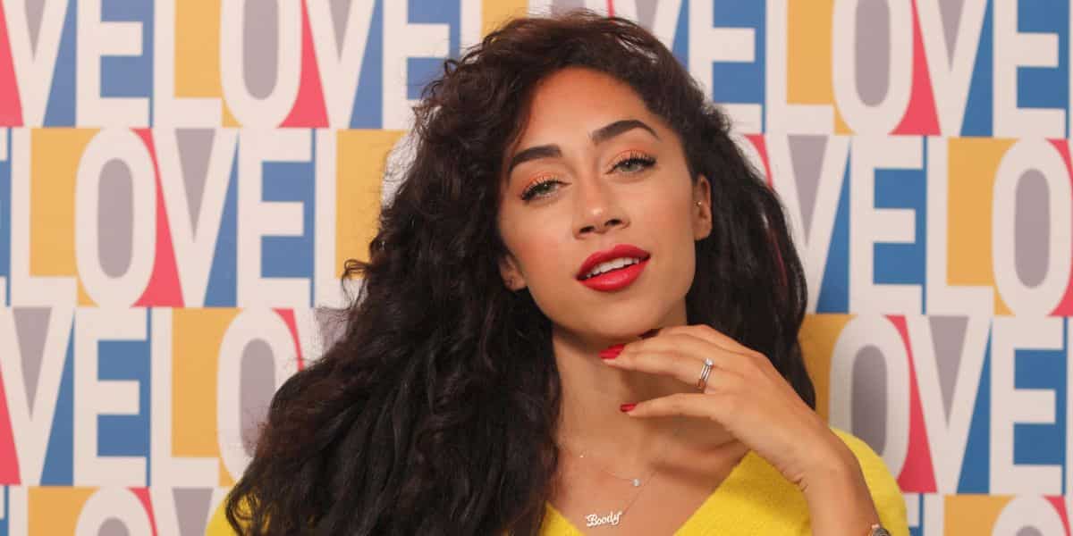 "Come conquistare un uomo? Mettetevi sul collo due gocce di secrezioni vaginali"